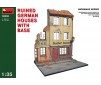 German Gasthof w/Base 1/35