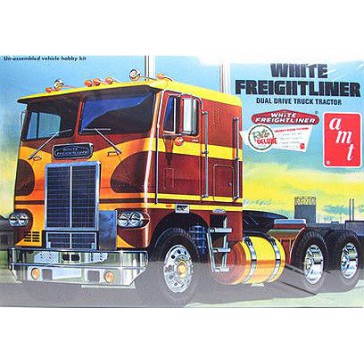 White Freightliner Dual Drive  1/25