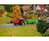 1/87 MF TRACTOR MET AANHANGER (WIKING)